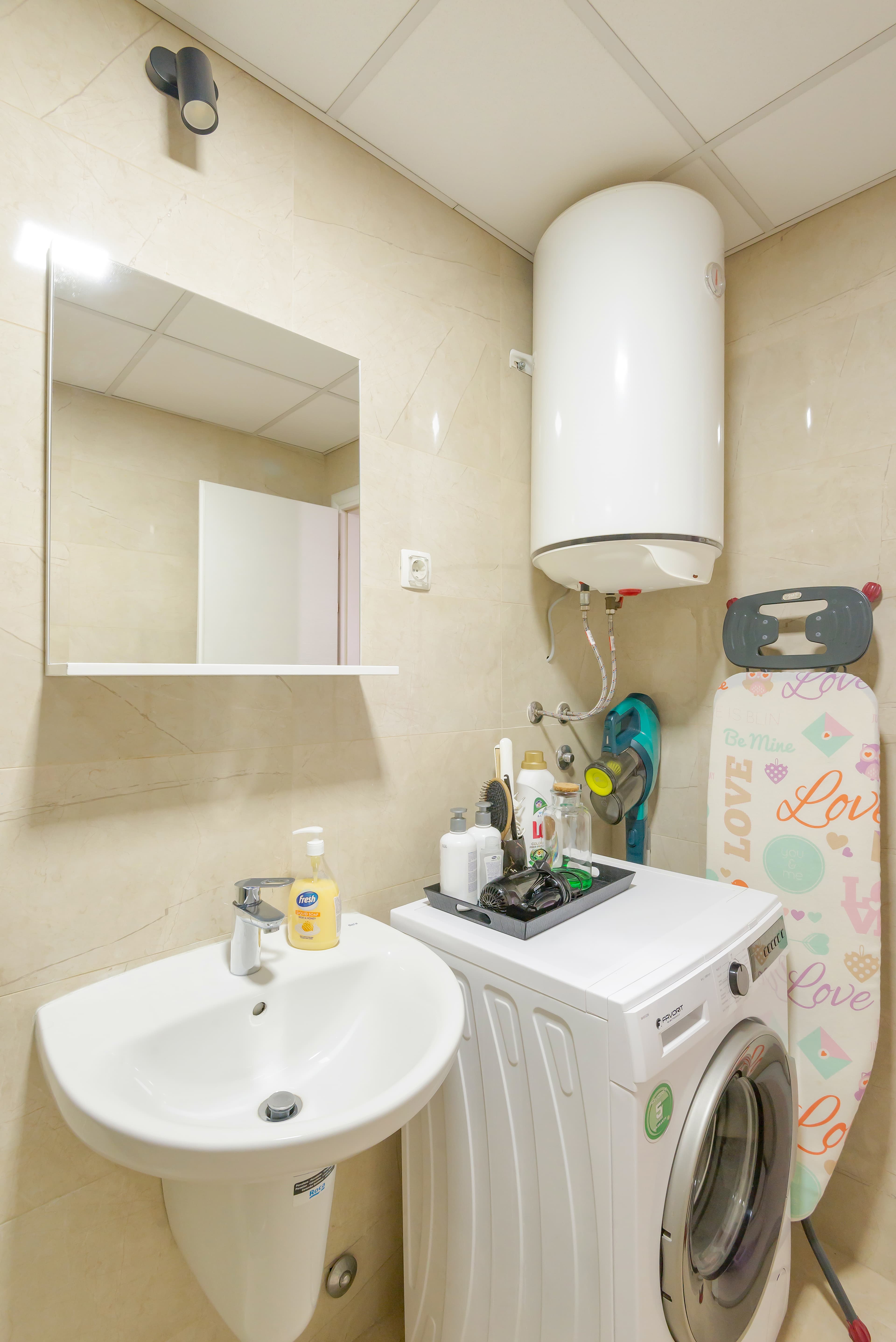 Parkside Apt.2 interior photo 9 of 21
