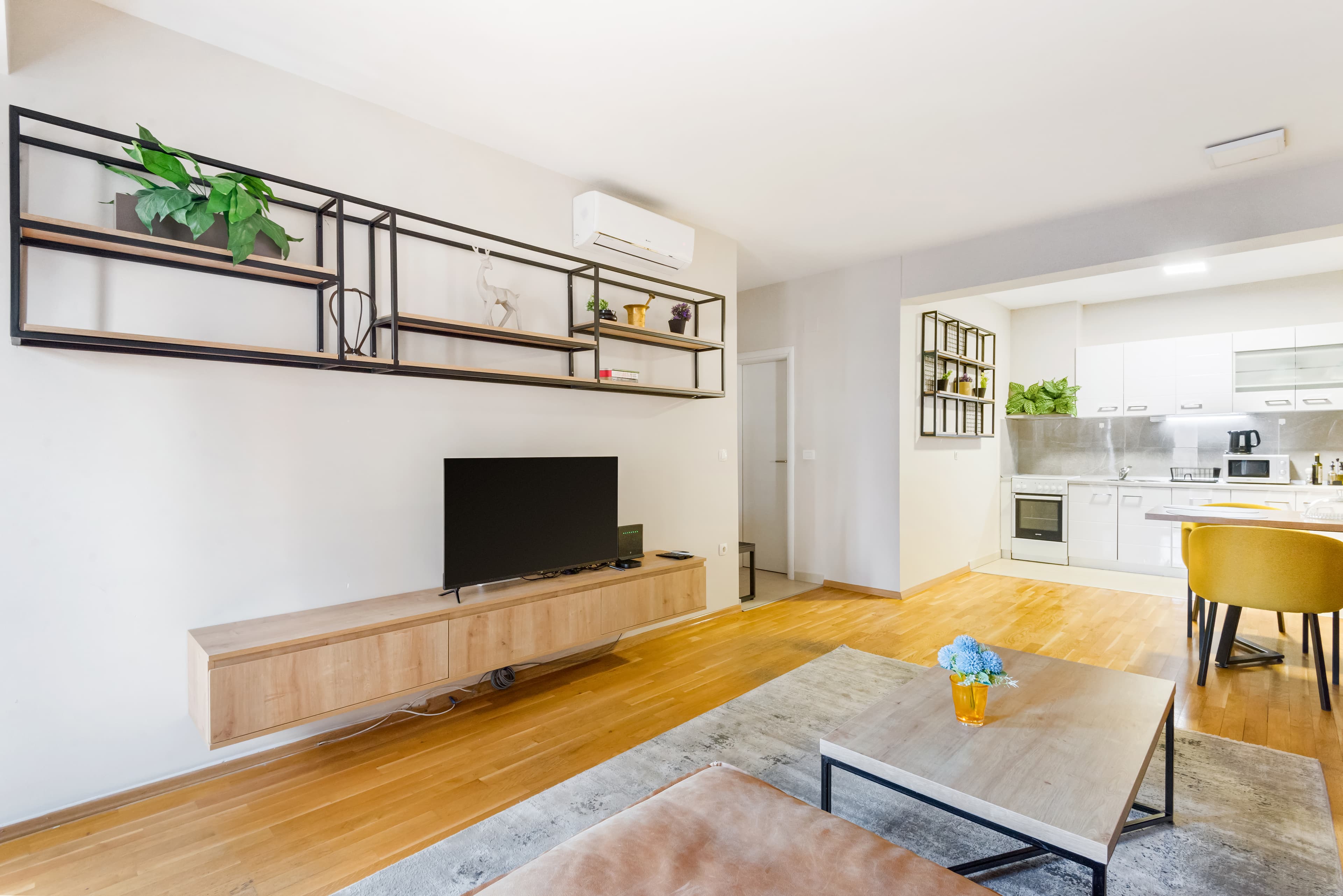 Parkside Apt.2 interior photo 18 of 21