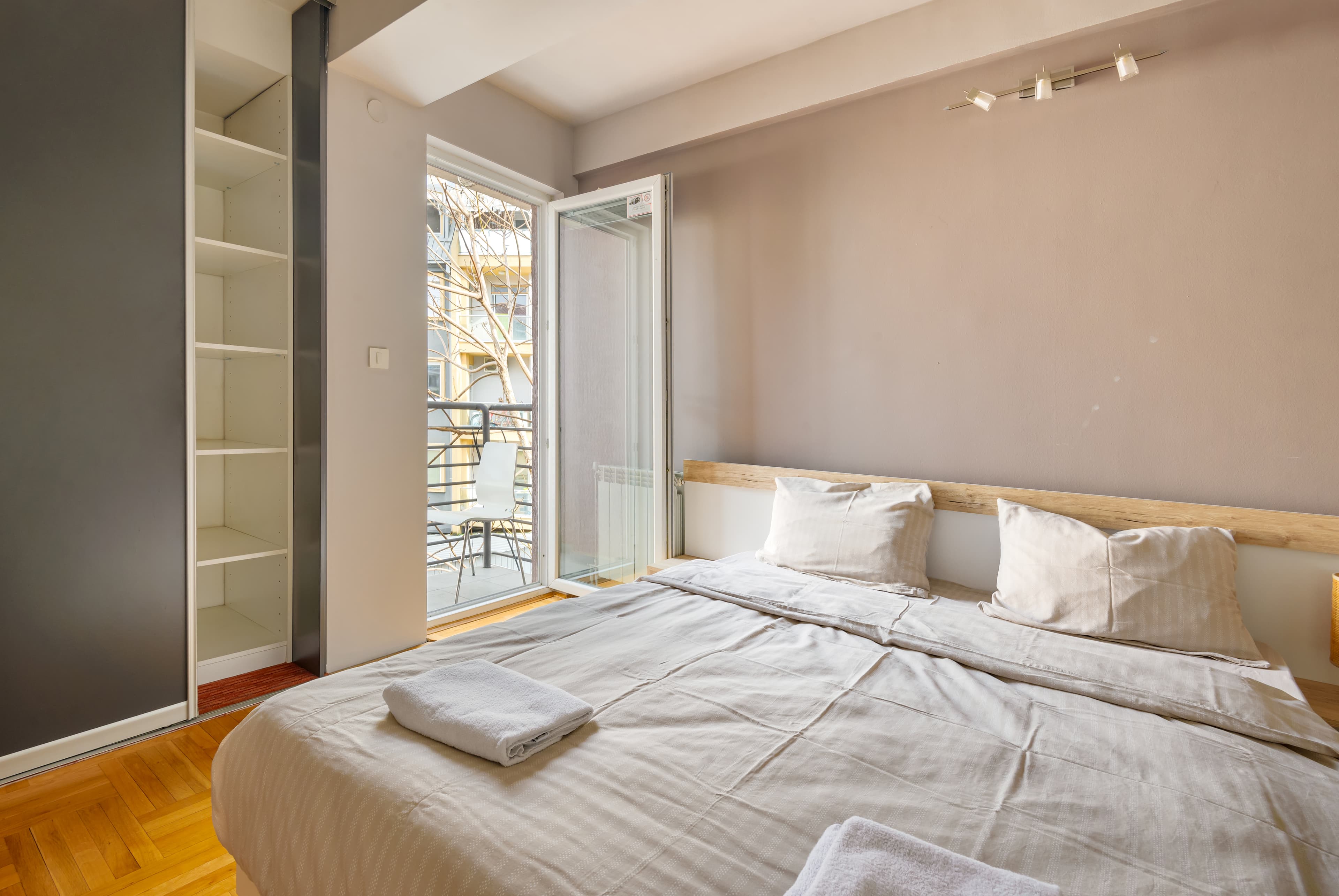 Top Stay interior photo 12 of 25